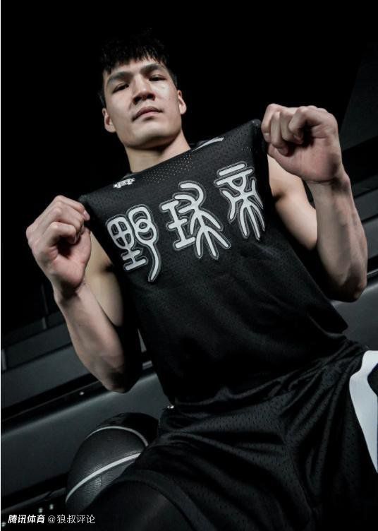 痴情凤凰男允诺与花心令郎哥胡晓高是年夜学同窗，因一次捐肾二情面同手足。际遇变迁，两段真爱来袭，他们的恋爱立场却产生蓦地逆转。终究，晓高用生命给了允诺苦守真爱的启迪，允诺晓得了真爱是那样弥足珍贵。